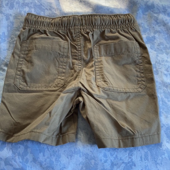 NWT 2t khaki shorts - Picture 4 of 4